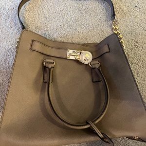 Michael kors tote purse, barely used